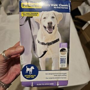 PetSafe Easy Walk Classic Harness - Black and Tan